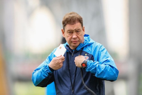 开源优配 斯卢茨基: 明天将派出最好的阵容;杨皓宇已具备首发的实力